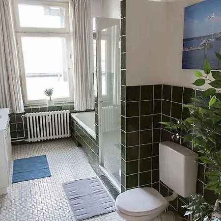 Stilvolle Altbauwohnung In Zentraler Lage アパート