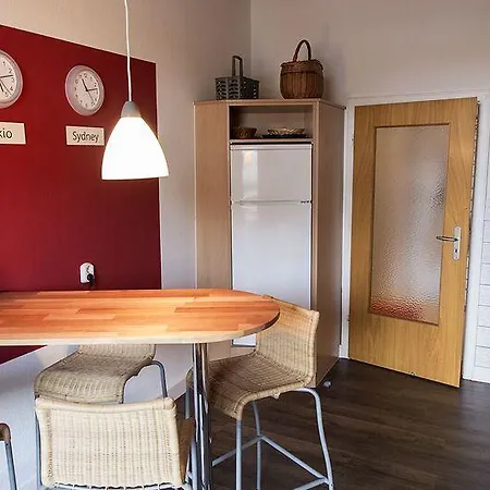 Stilvolle Altbauwohnung In Zentraler Lage *