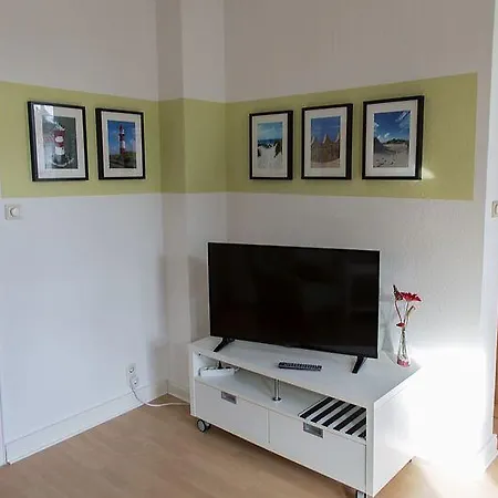 Stilvolle Altbauwohnung In Zentraler Lage