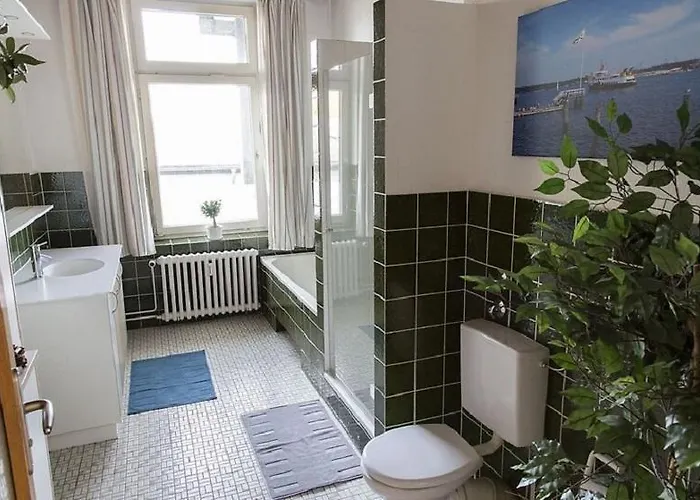 Stilvolle Altbauwohnung In Zentraler Lage Apartamento